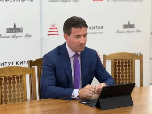 Директор ИКСА РАН Кирилл Бабаев проводит учредительное собрание